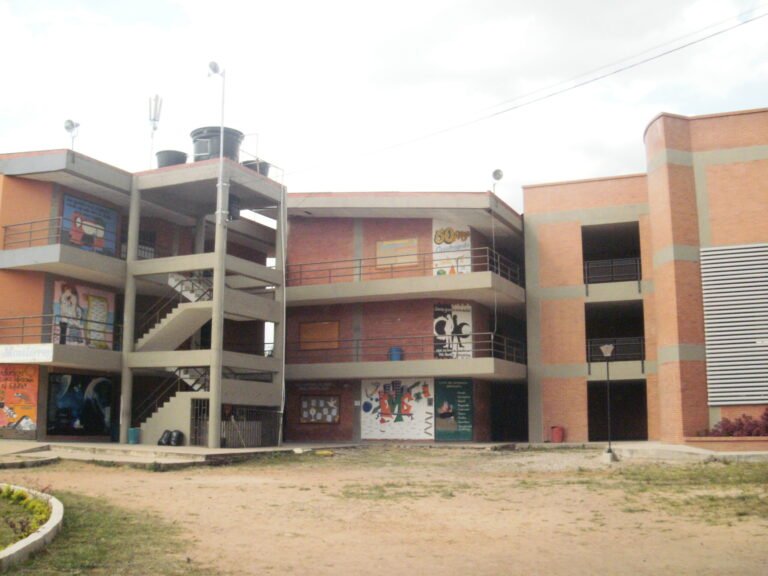 Cuáles Carreras Ofrece la Escuela Normal Superior Monterrey