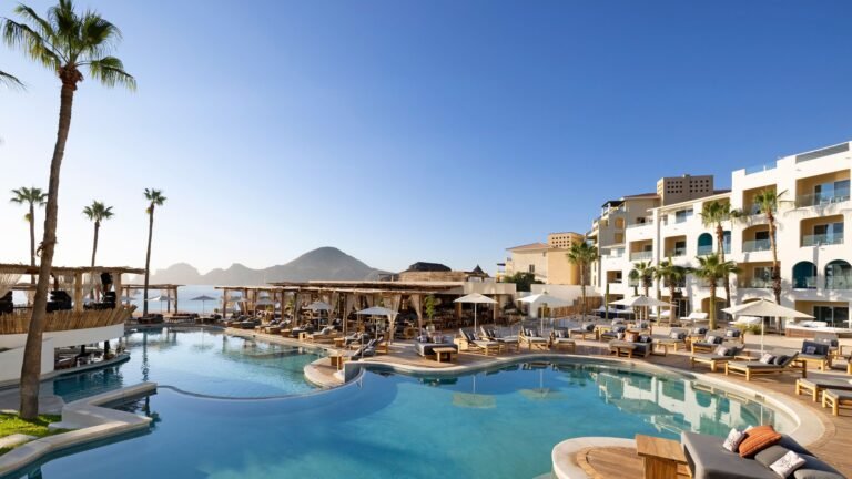 Qué servicios ofrece ME Cabo San Lucas para tus vacaciones